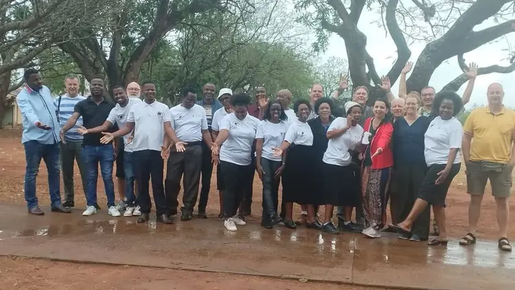 Bafetoleli ba Sepulana Bibele le bayeng ba bona